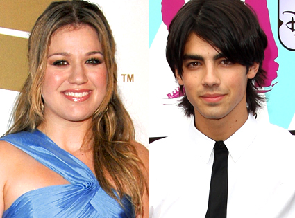 Kelly Clarkson, Joe Jonas Kelly Clarkson, Joe Jonas